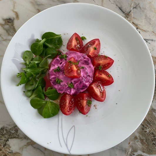 Betteraves mayo, tomates cocktail et mâche
