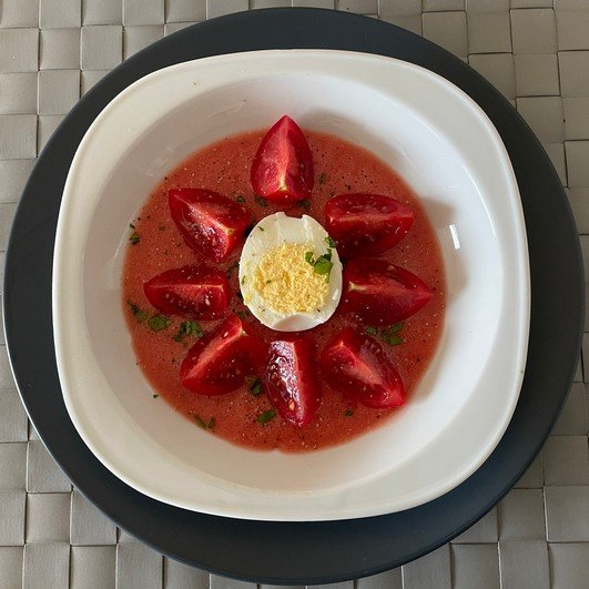 velouté froid tomates/œuf dur