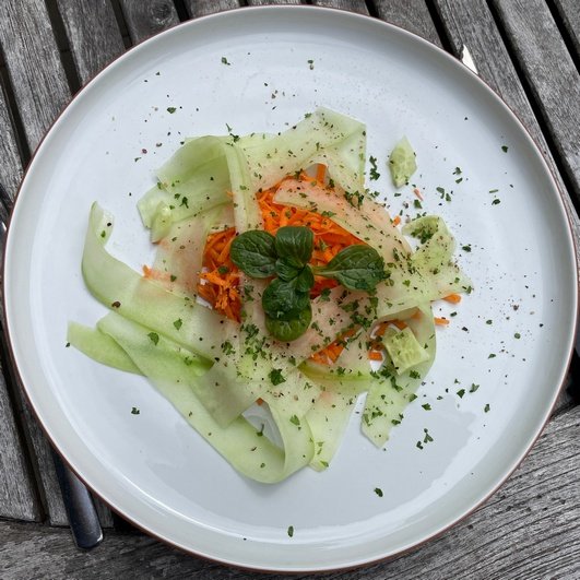 Carottes râpées et tagliatelles de concombre